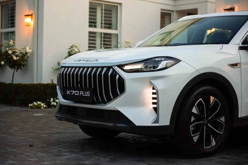 Jetour X70 Plus front detail