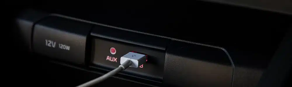 Kia Pegas USB and auxiliary connection detail
